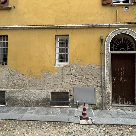 Moderna Ed Elegante Residenza Nel Centro Di Pavia