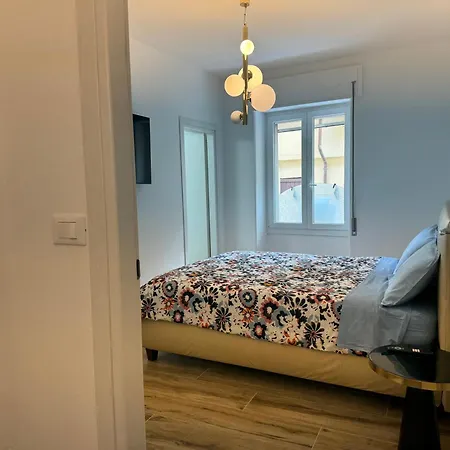 Moderna Ed Elegante Residenza Nel Centro Di *