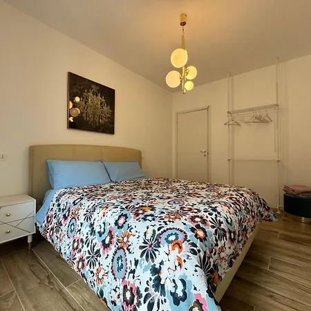 Moderna Ed Elegante Residenza Nel Centro Di Apartment *